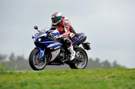 Με την Yamaha R1 στην πίστα